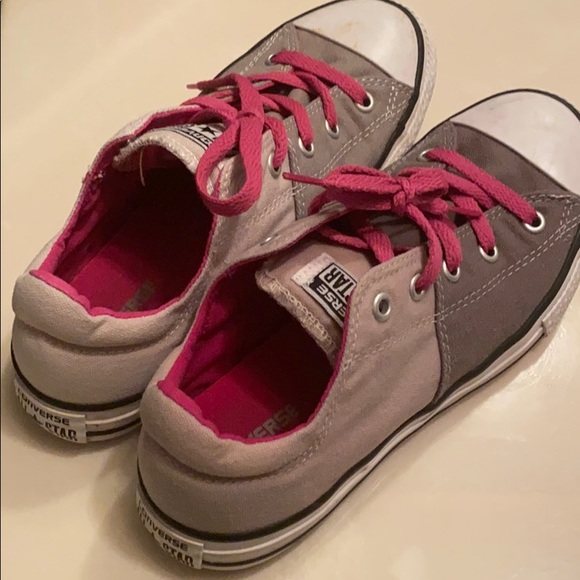 Converse shoes - Picture 2 of 5